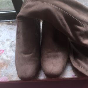 Tan Suede Thigh High Boots 👢